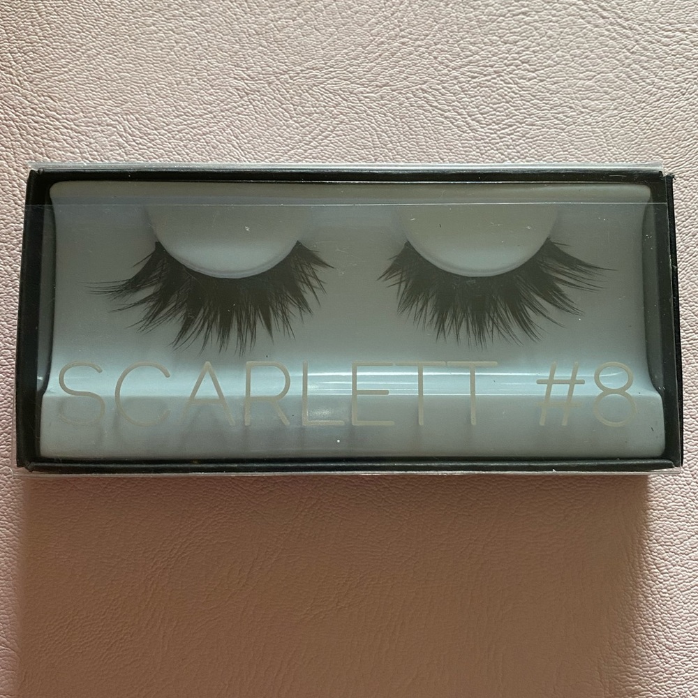 HUDA BEAUTY SCARLETT LASHES
